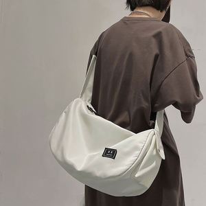 Sac bandoulière hobo imperméable en nylon, grande capacité, décontracté, style dumpling, pour femmes et hommes - Product Image 3