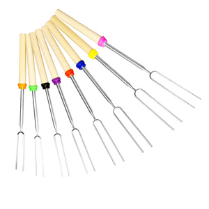 Tenedor para asar con mango de madera en forma de U, tenedor telescópico de acero inoxidable para barbacoa, para alitas de pollo, malvaviscos, cocina al aire libre - Product Image 2