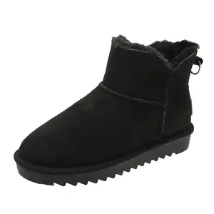 Bottes de neige à la cheville d'hiver pour femmes Chaussures à enfiler de couleur camel noire avec peluche Chaussures à talons bas pour femmes Chaussures à chaussons