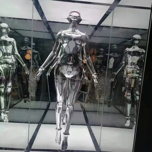 ประติมากรรมหุ่นยนต์ฮาจิเมะ โซรายามะ ทำจากไฟเบอร์กลาสสไตล์ไซเบอร์พังก์ สำหรับตกแต่งภายในบาร์ - Product Image 4