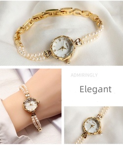 Orologio da Donna di Lusso con Perle d'Acqua Dolce Naturali, Movimento al Quarzo IPG, Quadrante con Lancette, Bracciale alla Moda Stile Ins, Vendita all'Ingrosso - Product Image 4