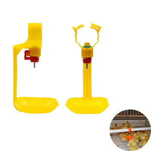 Abreuvoir à tétine pour poulets avec coupelle suspendue pour l'alimentation des volailles et des pigeons – Équipement d'élevage avicole - Product Image 1