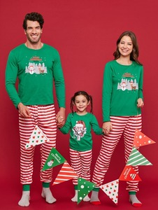 Conjunto de Pijamas Navideños Familiares Personalizados, Camiseta Verde, Pantalones a Rayas Rojos y Blancos con Cintura Elástica, Ropa de Dormir POD, 1 Pieza - Product Image 1