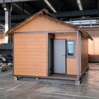 Cabane préfabriquée en forme de A avec toit en chaume, maison modulaire portable pour site de glamping rural, hôtel touristique, hébergement extérieur