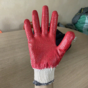 Gants en tricot enduits de nitrile rouge, ambidextres, à manchette extensible, pour le nettoyage domestique et la protection - Product Image 1