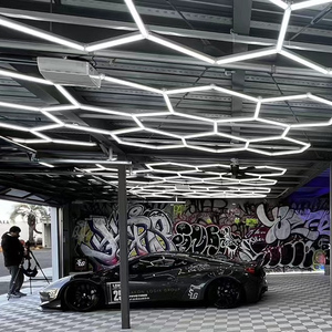 Grilles d'éclairage personnalisées avec modules LED hexagonaux pour cabines d'exposition - Product Image 1