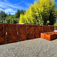 Panneaux de clôture perforés décoratifs découpés au laser pour jardin panneaux d'écran de confidentialité en métal clôture de jardin en acier corten avec poteau