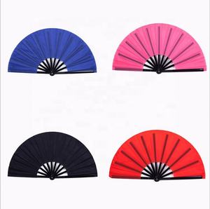 Fabricants chinois rouges Kung Fu Tai Chi grand ventilateur en soie en plastique 33cm pour les faveurs de fête - Product Image 6