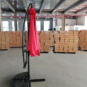 Uplion <span class=keywords><strong>Parasols</strong></span> de patio étanches <span class=keywords><strong>en</strong></span> porte-à-faux suspendus de 10 pieds Parapluie de soleil banane du marché Parasol de patio extérieur - Product Image 4