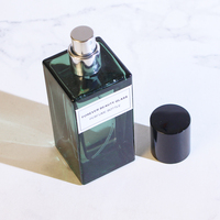 Botol Parfum Kaca Pria Grosir Ramah Lingkungan Warna Kustom 30ml 50ml 100ml Botol Semprot Mewah Persegi Botol Parfum Kosong
