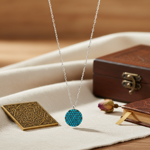 Pendentif Charme en Forme de Pierre de Zircon Turquoise au Design Délicat, Bijou Artisanal Turc en Argent Sterling 925 Plaqué Or et Rhodium - Product Image 3