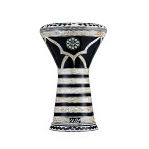 Auténtica Darbuka Gawharet El Fan con Corona Negra y Rayas, Sombaty, 23 cm, Pearl Doumbek - Product Image 1