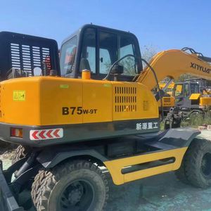 รถขุดขนาดเล็กแบบมีล้อ XINYUAN B75 มือสอง 7-8 ตัน สำหรับงานในเมือง พร้อมบุ้งกี๋อเนกประสงค์ ได้รับการรับรองมาตรฐาน CE พร้อมเครื่องยนต์และปั๊ม - Product Image 1