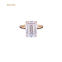 Bague en moissanite taille émeraude en argent sterling S925 pour femmes avec options de pierres de 1, 2, 3, 4, 5 et 10 carats pour commandes personnalisées