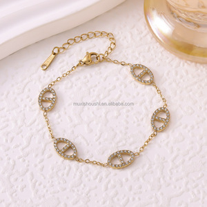 <span class=keywords><strong>Conjunto</strong></span> <span class=keywords><strong>de</strong></span> Pulsera/Aretes/Collar Más Vendido, Joyería <span class=keywords><strong>de</strong></span> Acero Inoxidable <span class=keywords><strong>de</strong></span> Alta Calidad con Baño <span class=keywords><strong>de</strong></span> Oro <span class=keywords><strong>de</strong></span> 18K para un Efecto Antidesvanecimiento - Product Image 5