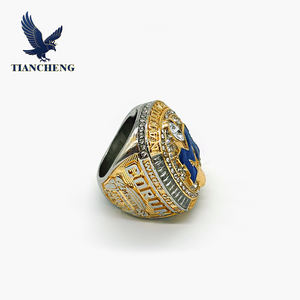 Anillo de Campeonato Nacional de Fútbol Americano NCAA 2022 de los Michigan Wolverines - Product Image 2