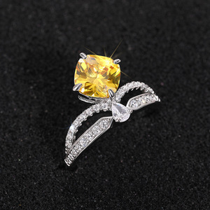 Anello di Lusso a Forma di Corona e Goccia per Donne, Gioiello da Dito in Stile Principessa - Product Image 4