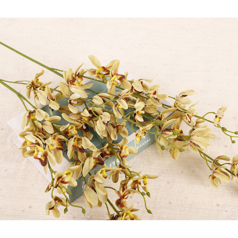 สีเขียวอ่อน