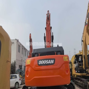 Excavadora de cadenas Doosan DX340 usada con motor original de 256 hp y cilindrada de 7.64 litros para minería y construcción. - Product Image 5