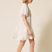 Robe Courte Femme en Coton Broderie Anglaise Manches Courtes Bouffantes Col V Taille Empire Coupe Évasée Décontractée Élégante OEM Marque Privée