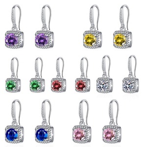 Brincos de Luxo com Pingente Quadrado de Um Quilate para Mulheres, em Prata Esterlina 925 com Zircônia, Joia Elegante e Moderna para Festas - Product Image 1