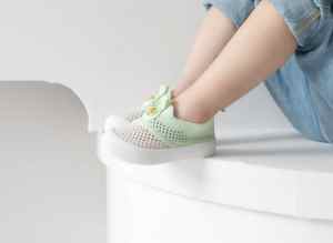 Scarpe per i <span class=keywords><strong>primi</strong></span> <span class=keywords><strong>passi</strong></span> del bambino con toni caldi glitterati, comode in rete, ideali per i bambini - Product Image 5