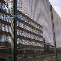Clôture grillagée 358 avec revêtement en poudre, clôture anti-escalade 358 pour prison, grillage métallique robuste anti-escalade 358, filet de protection en fil métallique