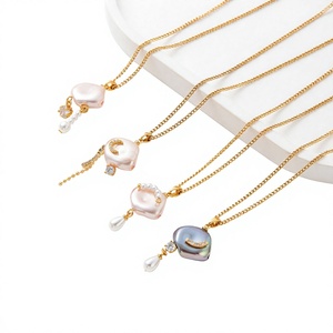 Collier pendentif nuage plaqué or 18 carats avec perle baroque, lune, étoile et zircon incrusté, chaîne à maillons pour femme, idéal pour les soirées - Product Image 3