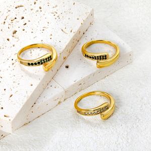 Bagues minimalistes en acier inoxydable plaqué or 18 carats avec zircone cubique, ajustables et ouvertes, pour femmes, vente en gros, tendance - Product Image 4