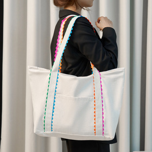 Bolsa de Lona Personalizada con Detalle de <span class=keywords><strong>Ric</strong></span> Rac Colorido, Bolsa de Playa Grande para Damas de Honor con Bolsillo Exterior y Cierre de Cremallera - Product Image 1