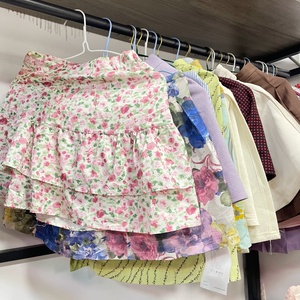 Compra al por Mayor con Descuento de Ropa Usada, Lote de 100~1000 Piezas de Falda Plisada Romántica con Estampado Floral Dulce, <span class=keywords><strong>Rosa</strong></span> y Blanca - Product Image 4