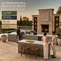 Cuisine extérieure modulaire de luxe, style linéaire moderne, îlot en aluminium thermolaqué, dessus en quartz blanc poli, barbecue, four à pizza intégré