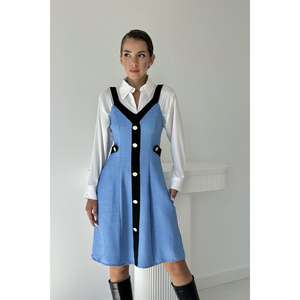 Robe de cocktail bleue et noire à bretelles avec poches décoratives, vente en gros - Product Image 3