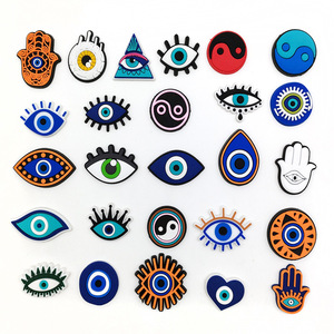 Evil's Eye Clog Shoe Charms Hebillas decorativas Accesorios de zapatos de PVC personalizados Diseño de ojo turco para adultos Hombres Charms - Product Image 1