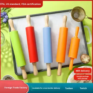 Rouleau à pâtisserie en silicone de qualité alimentaire avec manche en bois extra épais - Conception à double tête pour la pâtisserie, outil de cuisine commerciale - Product Image 4