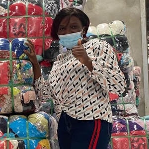 ขายส่งเสื้อผ้ามือสองเกรด A+ คุณภาพดี ผลิตจากโพลีเอสเตอร์/คอตตอน ราคาถูกจากโรงงานโดยตรง นำเข้าจากจีน - Product Image 3