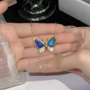 Collar <span class=keywords><strong>de</strong></span> <span class=keywords><strong>estado</strong></span> <span class=keywords><strong>de</strong></span> ánimo Cambio <span class=keywords><strong>de</strong></span> color Emoción Sensación Control <span class=keywords><strong>de</strong></span> temperatura Mariposa Colgante Collares <span class=keywords><strong>de</strong></span> cadena <span class=keywords><strong>de</strong></span> acero inoxidable - Product Image 4