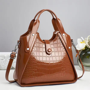 Nouveau sac à main pour femme en toile imperméable à motif crocodile, grande capacité, tendance, à porter à l'épaule ou en bandoulière, avec fermeture éclair - Product Image 4