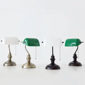 Retro Industrial Clássica E26 E27 Banker Table Lamp Green Glass Lampshade Cover Com Pull Switch Luzes de mesa para Estudo Quarto