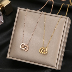 Collar con Colgante de Corazón Romántico, Chapado en Oro de 18k, Hipoalergénico, Antideslustre, de Acero Inoxidable 316l para Mujer - Product Image 5