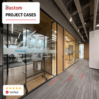 Cloison vitrée simple latérale moderne de 90 mm, cadre en aluminium durable, écologique et haute résistance pour bureaux