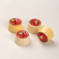Accessoires en résine DIY style dessin animé, breloques 3D en forme de pudding à la fraise, pour pinces à cheveux DIY, breloques pour chaussures, porte-clés et pendentifs