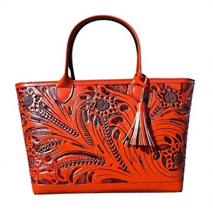 Sac à main pour filles en cuir véritable fait main avec fermeture éclair, bandoulière, design gravé, léger, vintage, imperméable, écologique - Product Image 3