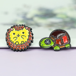 Nuova Spilla a Forma di Alpaca, Leone e Tartaruga in Stile Cartone Animato, Decorazione per Borse Bambini, con Glitter e Smalto, Spilla da Bavero - Product Image 2