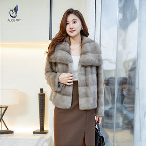Fourniture de gros <span class=keywords><strong>Manteau</strong></span> d'hiver pour femmes Conception personnalisée Veste en <span class=keywords><strong>fourrure</strong></span> de <span class=keywords><strong>vison</strong></span> véritable, épaisse et chaude pour femmes - Product Image 4