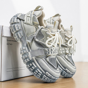 Zapatos de hombre estilo nuevo Primavera 2026 - versátiles, con suela gruesa, duraderos, resistentes a la intemperie y con aspecto envejecido - Product Image 2