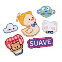 Patch brodé 3D en gros, conception personnalisée, badge en tissu personnalisé, thermocollant, sergé, motif cœur et fleur, à coudre, accessoires vestimentaires, chapeaux