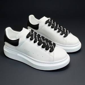 Zapatos Deportivos Casuales Unisex MQ de Alta Calidad con Suela Gruesa, Zapatos Deportivos de Moda de Caña Baja, Zapatos Casuales Mc Originales de Lujo - Product Image 2