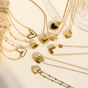 Collier pendentif en acier inoxydable plaqué or 18 carats, anti-ternissement, en forme de cœur, plusieurs styles, pour femmes, vente en gros de bijoux fantaisie - Product Image 1