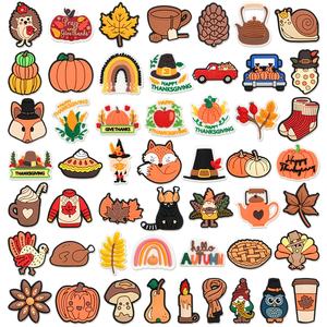 Breloques populaires en gros pour sabots d'enfants, motifs Lapin de Pâques, Papillon de Noël, Porte-bonheur mexicain, en PVC, taille 2,5-3,5 cm - Product Image 1